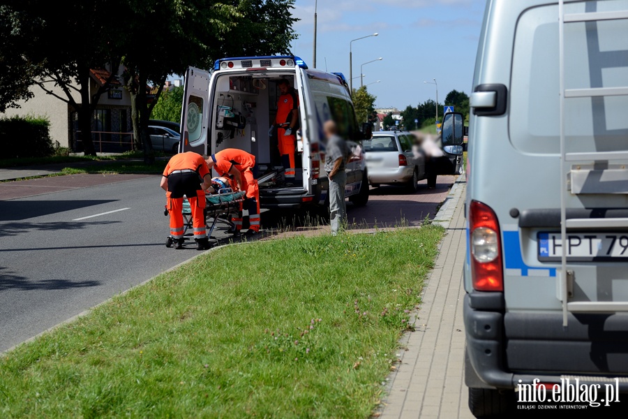 Potrcenie dziecka na Niepodlegoci. Chopiec wbieg wprost pod jadce auto, fot. 3