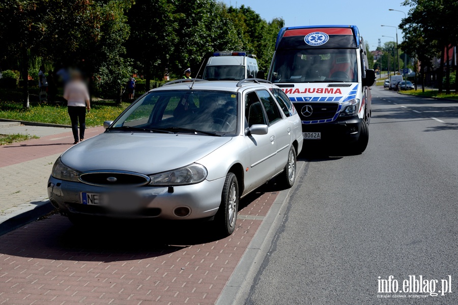 Potrcenie dziecka na Niepodlegoci. Chopiec wbieg wprost pod jadce auto, fot. 5