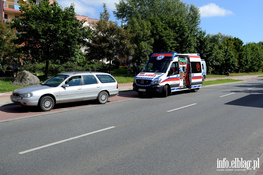 Potrcenie dziecka na Niepodlegoci. Chopiec wbieg wprost pod jadce auto, fot. 6