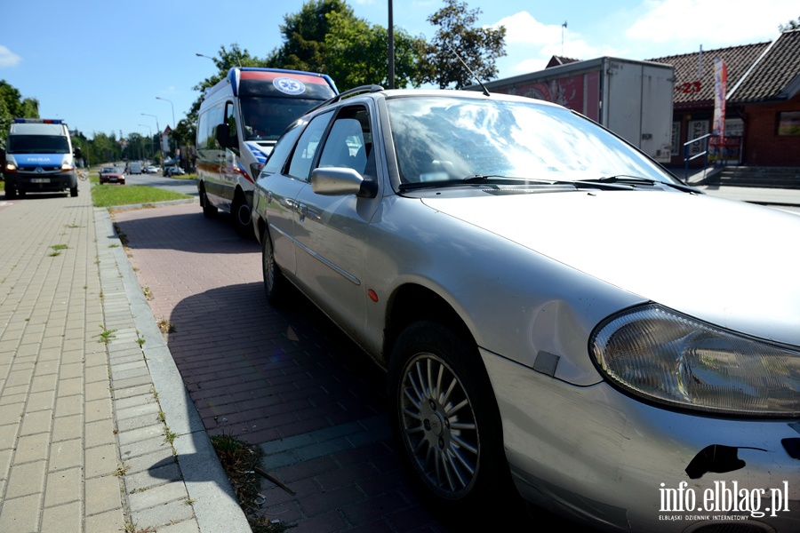 Potrcenie dziecka na Niepodlegoci. Chopiec wbieg wprost pod jadce auto, fot. 13