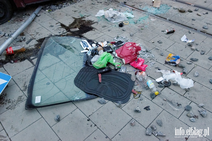 Dachowanie na Browarnej. Kierujcy pijany i bez uprawnie, fot. 6