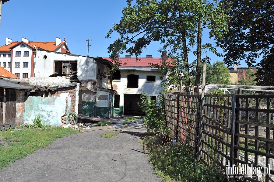 Wyburzanie budynku na ul. Fabrycznej, fot. 1