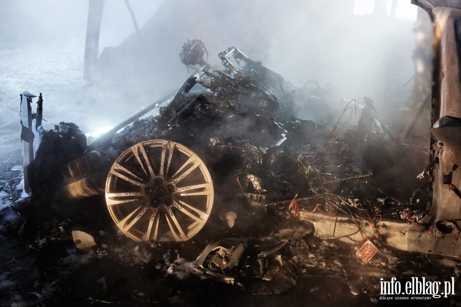 Śmiertelny wypadek na S22. Po czołowym zderzeniu 2 osoby zginęły w tym jedna w płomieniach, fot. 9