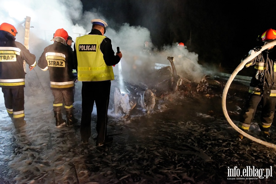 miertelny wypadek na S22. Po czoowym zderzeniu 2 osoby zginy w tym jedna w pomieniach, fot. 11