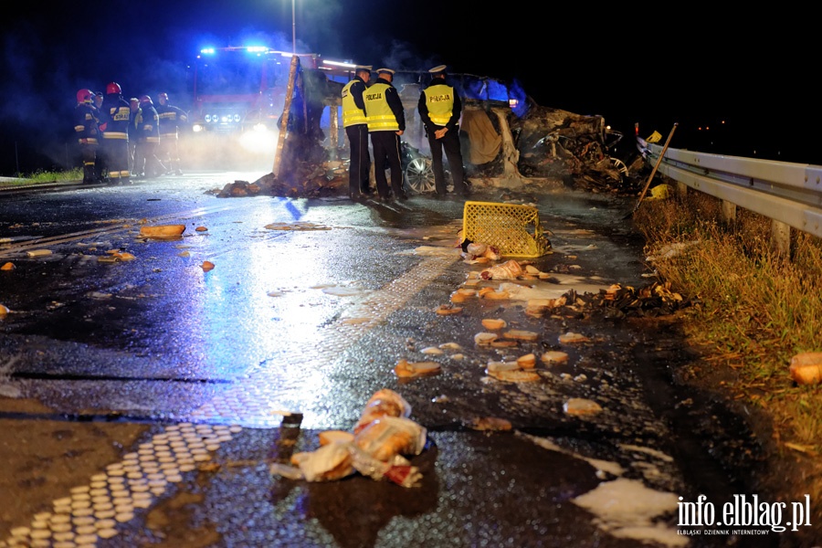 miertelny wypadek na S22. Po czoowym zderzeniu 2 osoby zginy w tym jedna w pomieniach, fot. 28