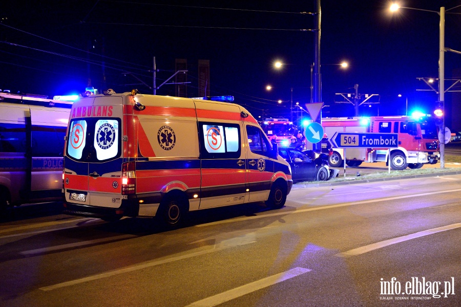 Krlewiecka: volkswagen wbi si w sup. Jedna osoba w szpitalu, kierowca pijany!, fot. 7