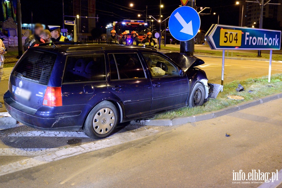 Krlewiecka: volkswagen wbi si w sup. Jedna osoba w szpitalu, kierowca pijany!, fot. 14