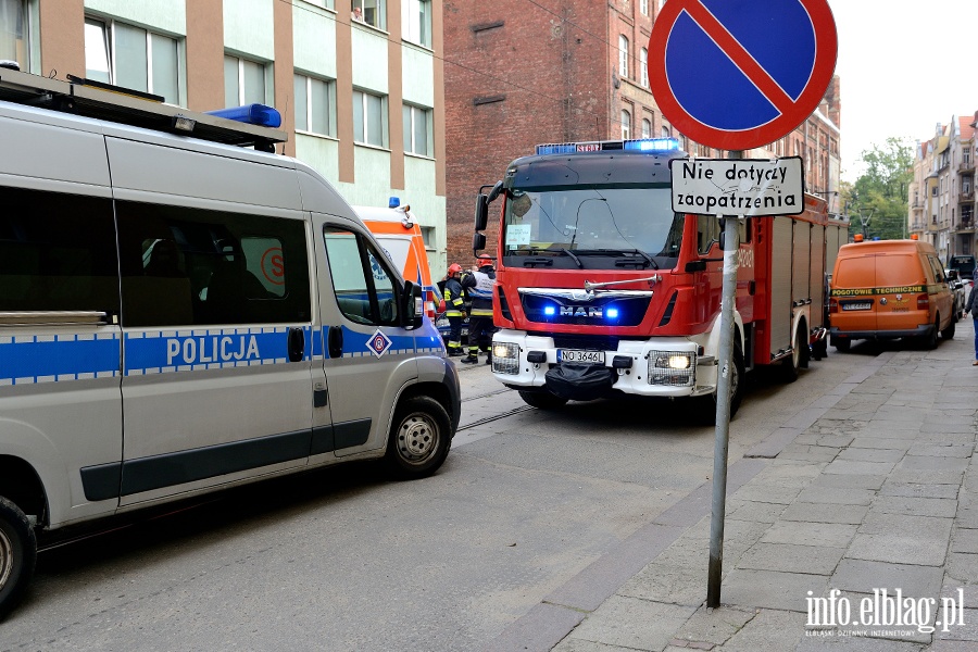 Wypadek na Krlewieckiej. Kierujca passatem wjechaa wprost pod tramwaj, fot. 1