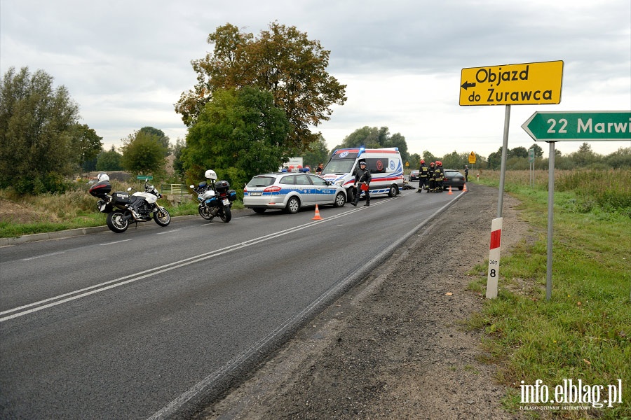 Wypadek na drodze nr 22: czoowe zderzenie motocykla z osobwk. Jedna osoba ranna, fot. 20