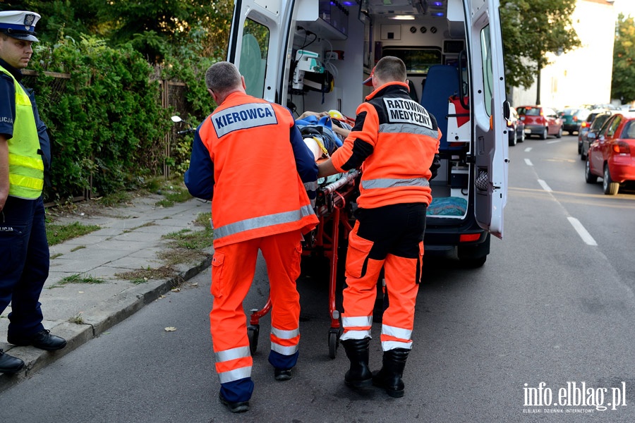 Potrcenie motocyklisty na Orzeszkowej. Sprawca zbieg zielonym seatem, fot. 10