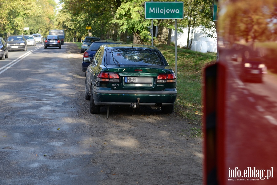 DW504: zderzenie czterech aut na granicy Piastowa i Milejewa. Jedna osoba przewieziona do szpitala, fot. 8