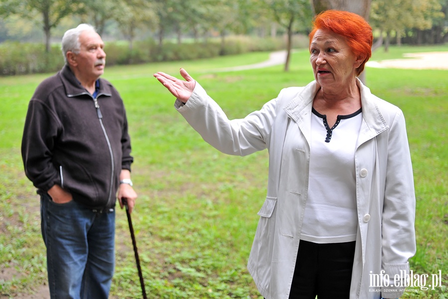 Na Dolince trwa budowa kontrowersyjnego placu dla psów, fot. 8
