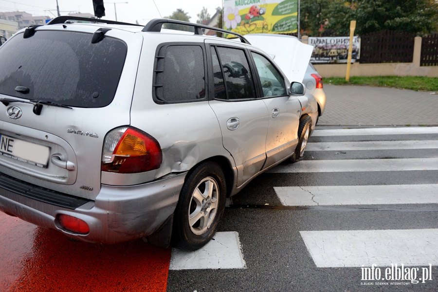 Oglna-Konopnickiej: zderzenie trzech pojazdw na skrzyowaniu ulic, fot. 6