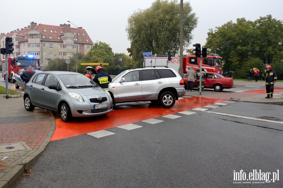 Oglna-Konopnickiej: zderzenie trzech pojazdw na skrzyowaniu ulic, fot. 17