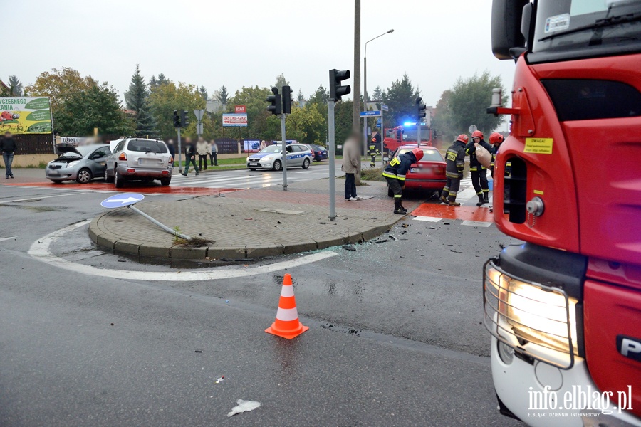 Oglna-Konopnickiej: zderzenie trzech pojazdw na skrzyowaniu ulic, fot. 21