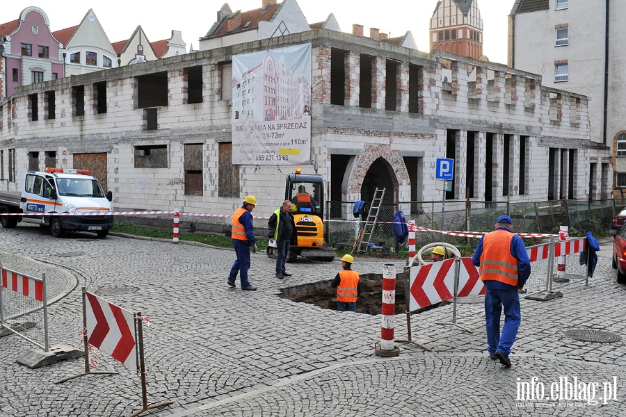 Na starówce zapadła się droga, fot. 10
