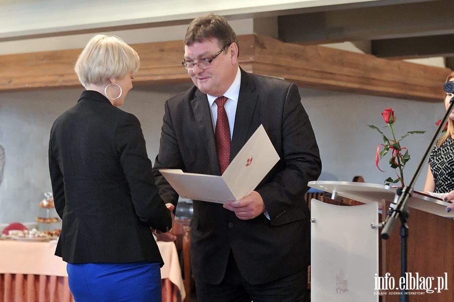  Prezydent Elbląga nagrodził pracowników elbląskich placówek pomocy społecznej, fot. 13