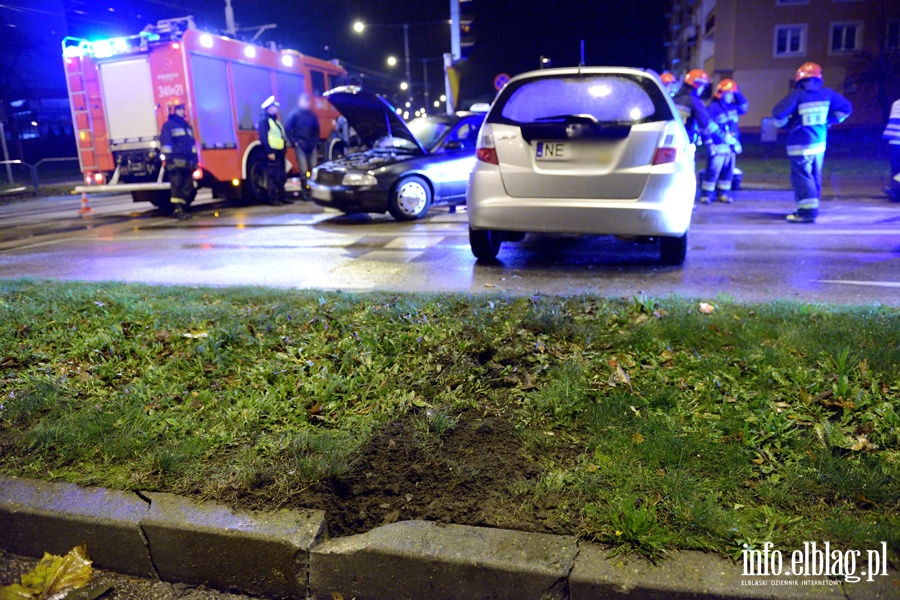 Pk. Dbka-Krlewiecka: zderzenie dwch pojazdw. Sprawca pijany!, fot. 16