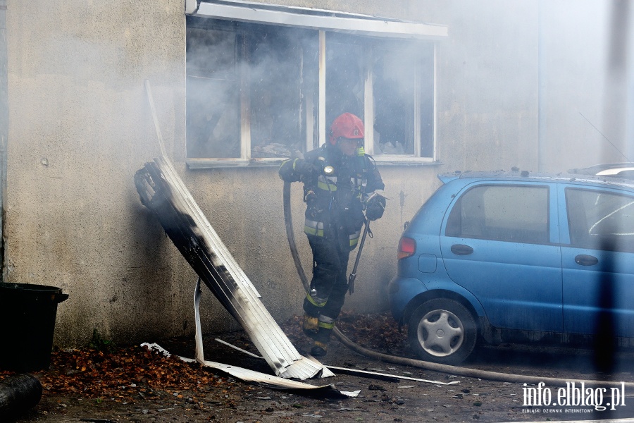 Poar stolarni przy ul. czyckiej. Z ogniem walczyo kilkanacie zastpw straakw, fot. 7