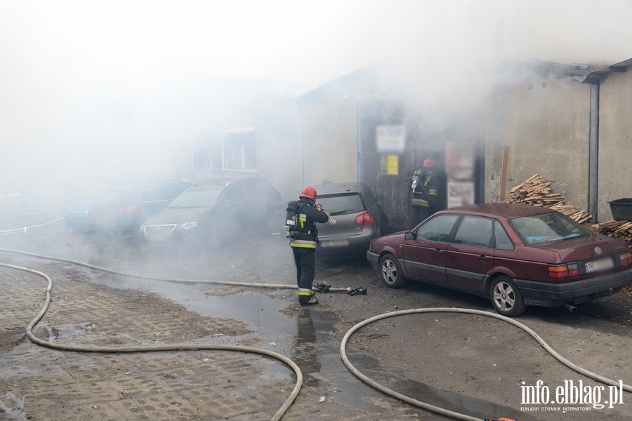 Poar stolarni przy ul. czyckiej. Z ogniem walczyo kilkanacie zastpw straakw, fot. 12