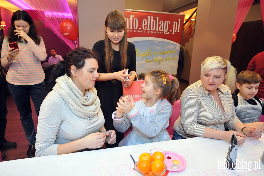 Mikoajkowy konkurs malowania bombek witecznych w cukierni Deker, fot. 8