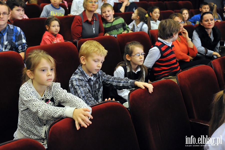 Mikoaj w Teatrze rozdawa prezenty, fot. 14