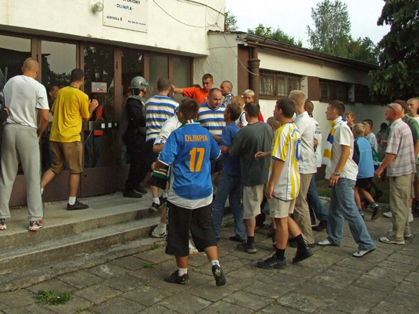 Zamieszki po meczu III ligi Olimpia Elblg - Drwca Now, fot. 1