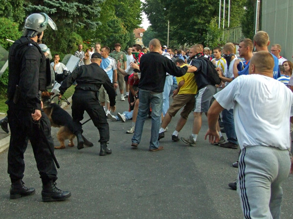 Zamieszki po meczu III ligi Olimpia Elblg - Drwca Now, fot. 7