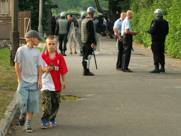 Zamieszki po meczu III ligi Olimpia Elblg - Drwca Now, fot. 9