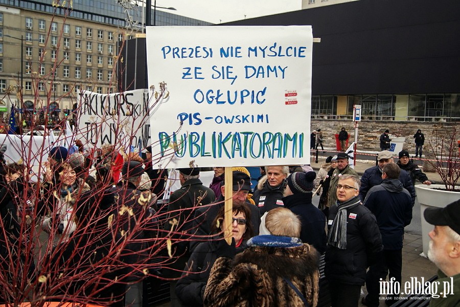 Elblski KOD na manifestacji "Wolne media" w Warszawie, fot. 4