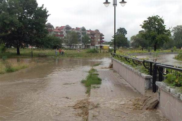 Elblskie ulice podtopione po oberwaniu chmury, fot. 5