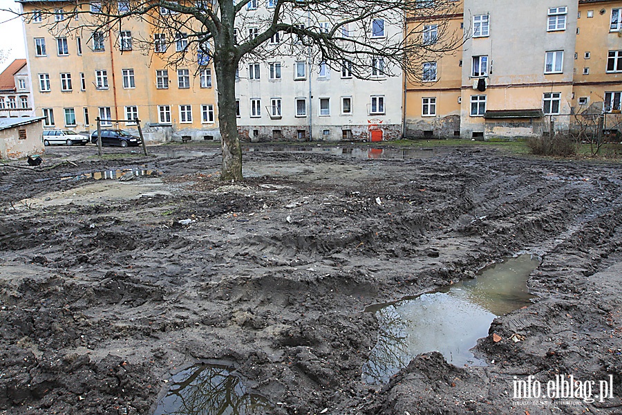 Zalane wod podworko przy Fabrycznej, fot. 6