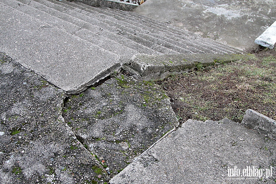 Fatalny stan budynków szkół Nad Jarem i na Zawdzie, fot. 11