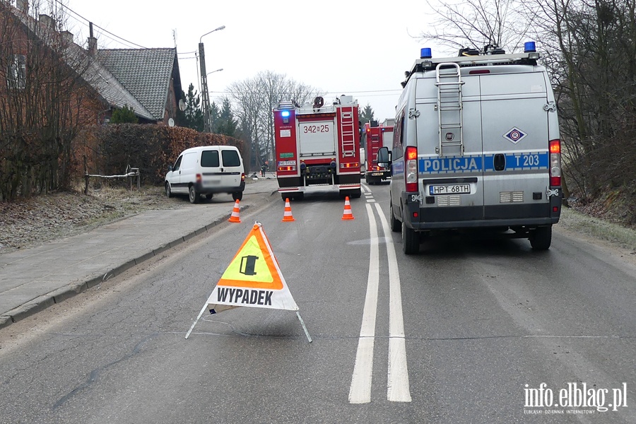 liski poranek na drogach. Seria zdarze na oblodzonej Krlewieckiej, fot. 1