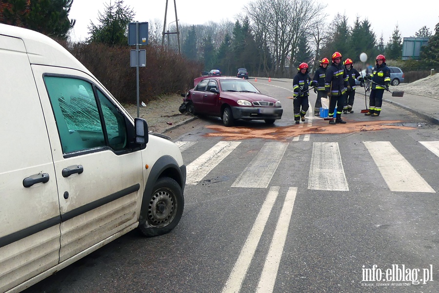 liski poranek na drogach. Seria zdarze na oblodzonej Krlewieckiej, fot. 2