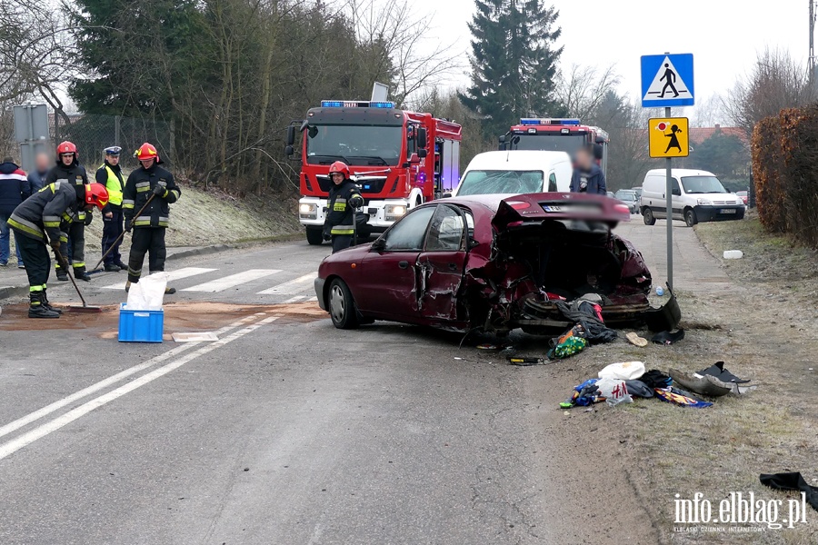 liski poranek na drogach. Seria zdarze na oblodzonej Krlewieckiej, fot. 7