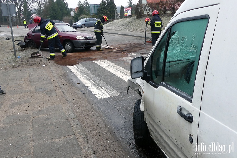 liski poranek na drogach. Seria zdarze na oblodzonej Krlewieckiej, fot. 12