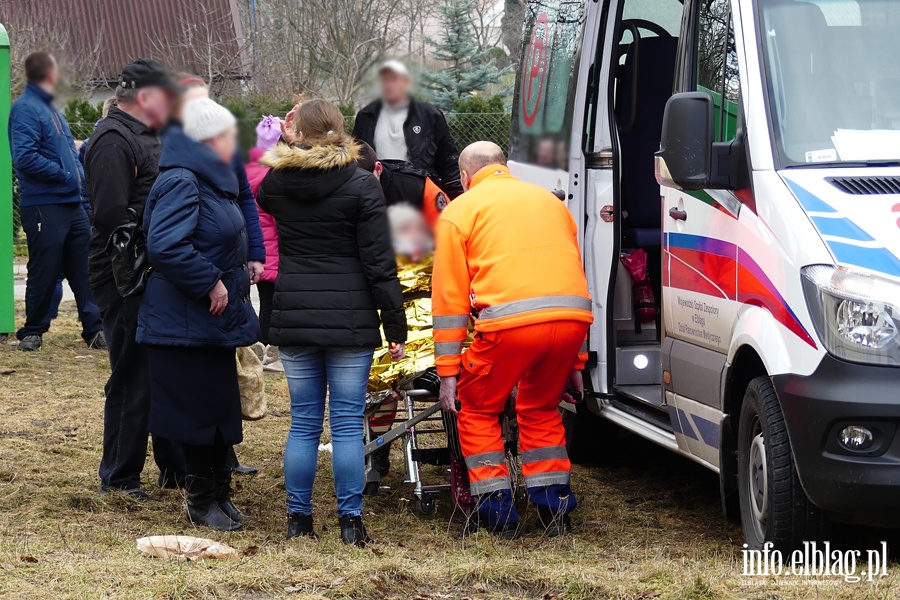 Poar dachu i poddasza budynku mieszkalnego przy Sadowej. W akcji kilkudziesiciu straakw, fot. 49