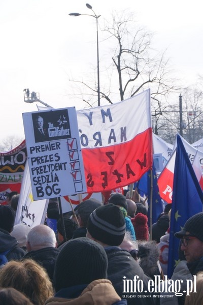 Elblążanie na stołecznym marszu Komitetu Obrony Demokracji - 27.02.2016, fot. 6