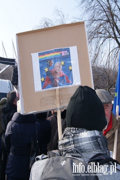 Elblanie na stoecznym marszu Komitetu Obrony Demokracji - 27.02.2016, fot. 11