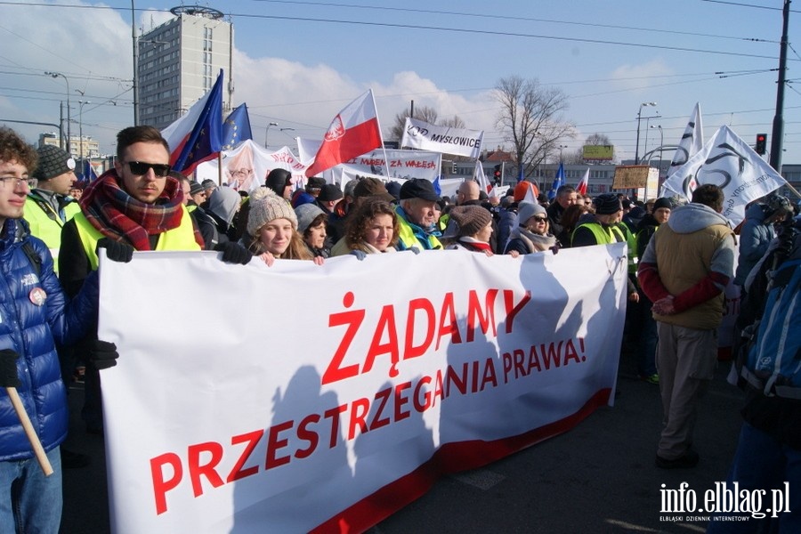 Elblążanie na stołecznym marszu Komitetu Obrony Demokracji - 27.02.2016, fot. 15