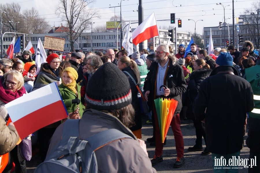 Elblążanie na stołecznym marszu Komitetu Obrony Demokracji - 27.02.2016, fot. 16