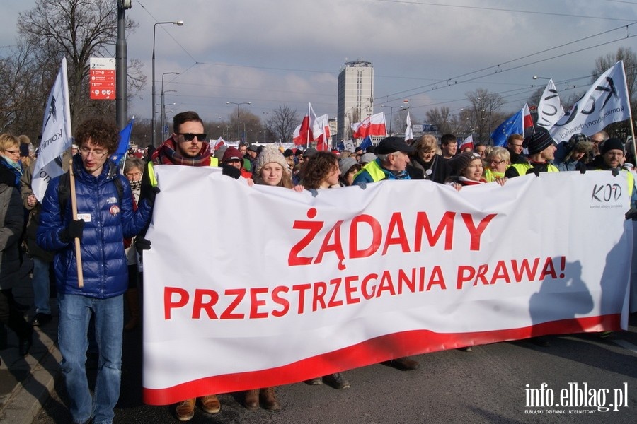 Elblążanie na stołecznym marszu Komitetu Obrony Demokracji - 27.02.2016, fot. 22