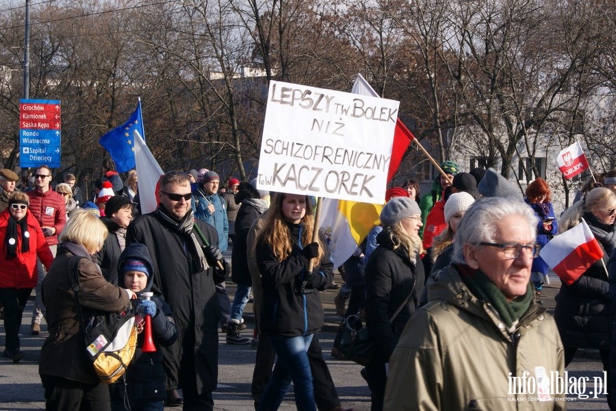 Elblanie na stoecznym marszu Komitetu Obrony Demokracji - 27.02.2016, fot. 24