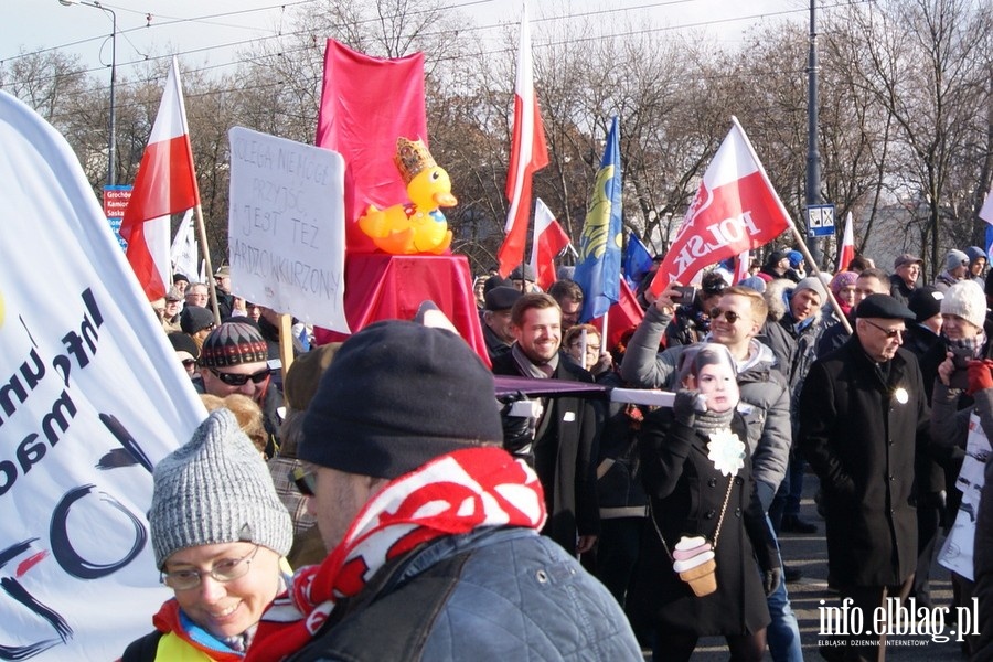 Elblążanie na stołecznym marszu Komitetu Obrony Demokracji - 27.02.2016, fot. 35