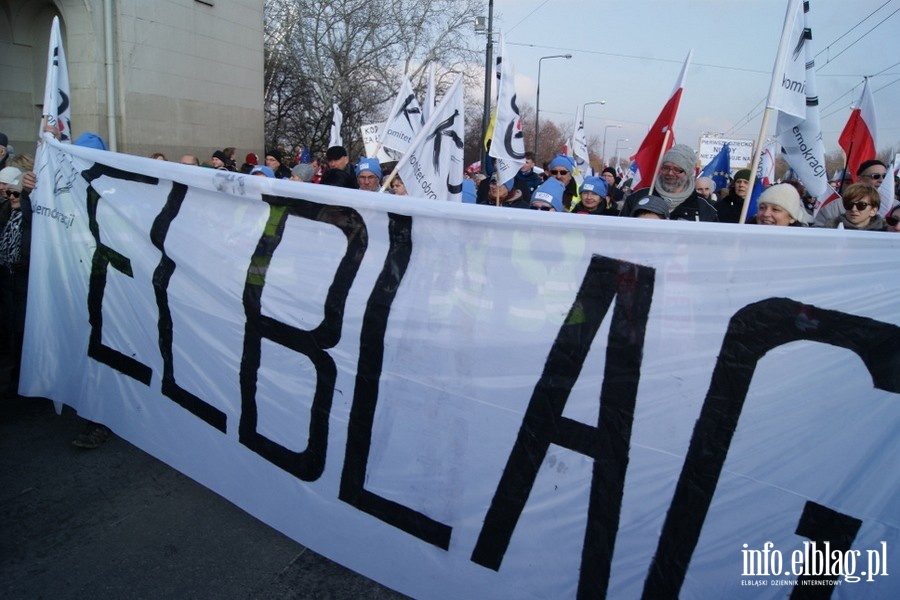 Elblążanie na stołecznym marszu Komitetu Obrony Demokracji - 27.02.2016, fot. 42