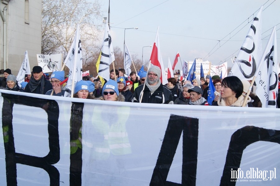 Elblążanie na stołecznym marszu Komitetu Obrony Demokracji - 27.02.2016, fot. 43