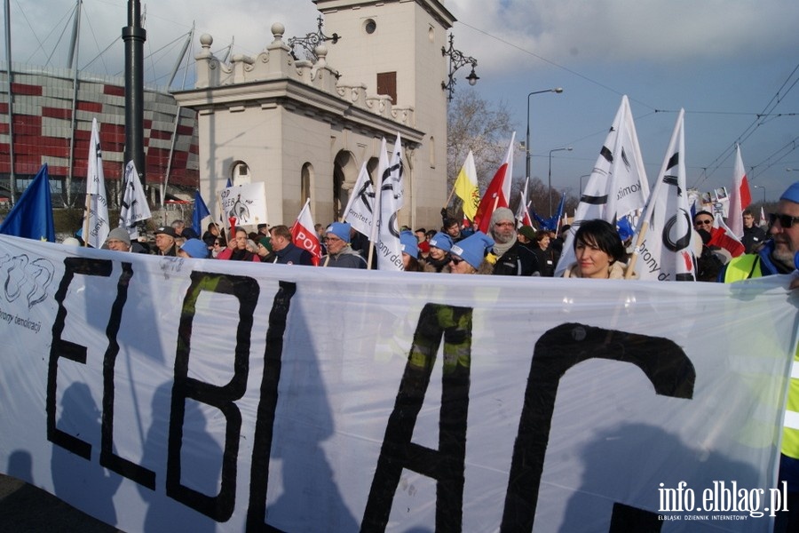 Elblążanie na stołecznym marszu Komitetu Obrony Demokracji - 27.02.2016, fot. 44