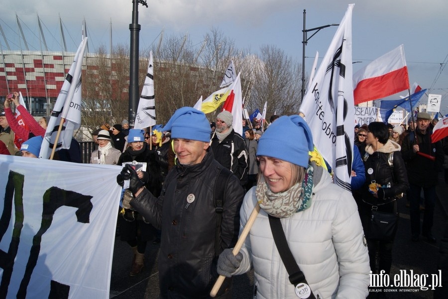 Elblążanie na stołecznym marszu Komitetu Obrony Demokracji - 27.02.2016, fot. 49
