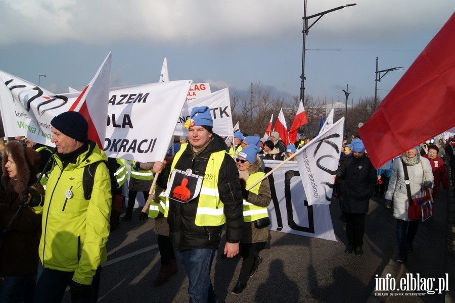 Elblążanie na stołecznym marszu Komitetu Obrony Demokracji - 27.02.2016, fot. 53